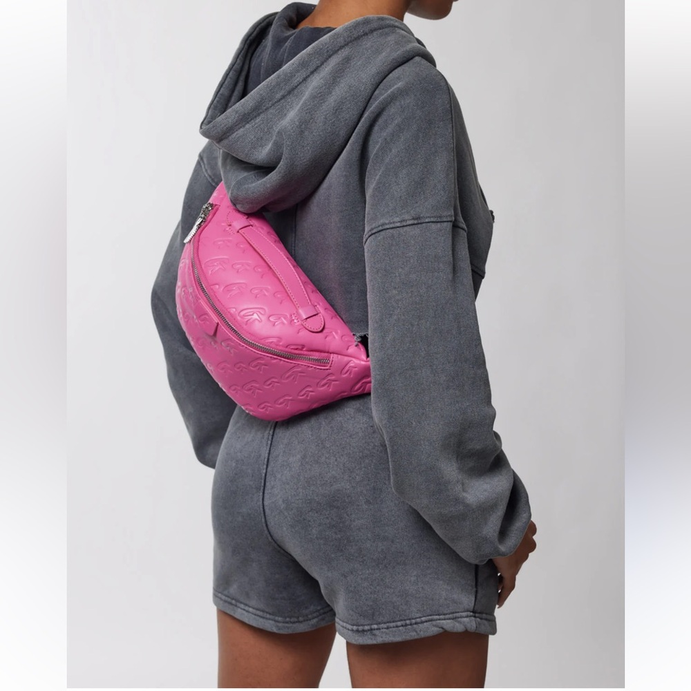 STEVE MADDEN QUILTED CANDY PINK NYLON SLING FANNY PACK BAG GUNMETAL HARDWARE
